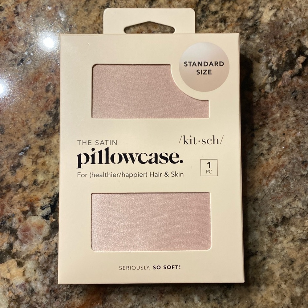 Kitsch Standard 29” x 16” Satin Pillowcase w/ Zipper Closure in Blush color, NWT